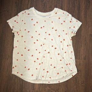 Old Navy Everyday tee size large; white with tossed strawberries